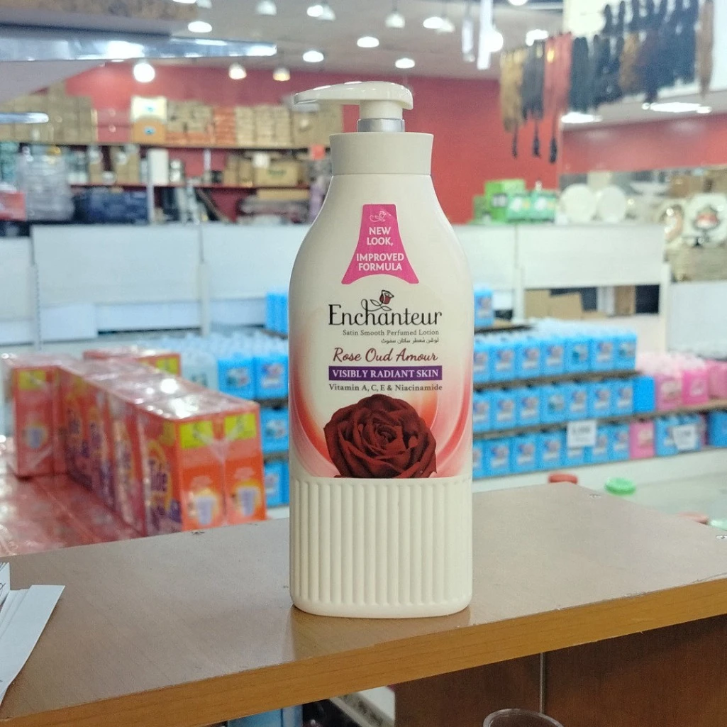 بودرة معطرة للجسم روز عود أمور